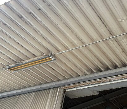 照明配管損傷に伴う配管補修・架台製作・照明設置