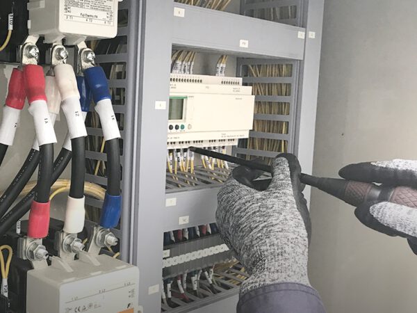【未経験】電気工事スタッフ